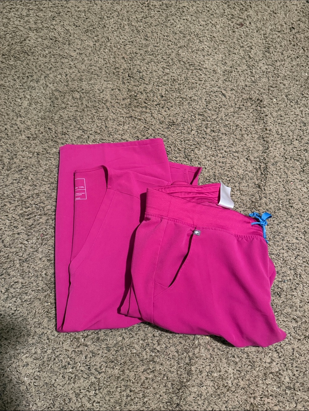Figs Women's Bright Pink Jogger Pants MED AND TOP 2XL